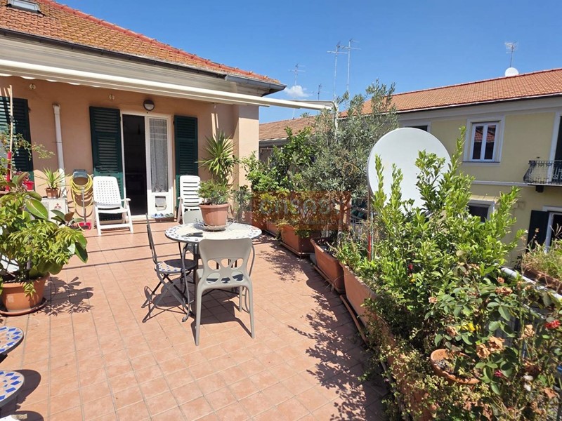 Quadrilocale in Vendita a Albenga, 235'000&euro;, 94 m²