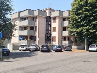 Trilocale in Vendita a Desio, 137'000&euro;, 85 m²