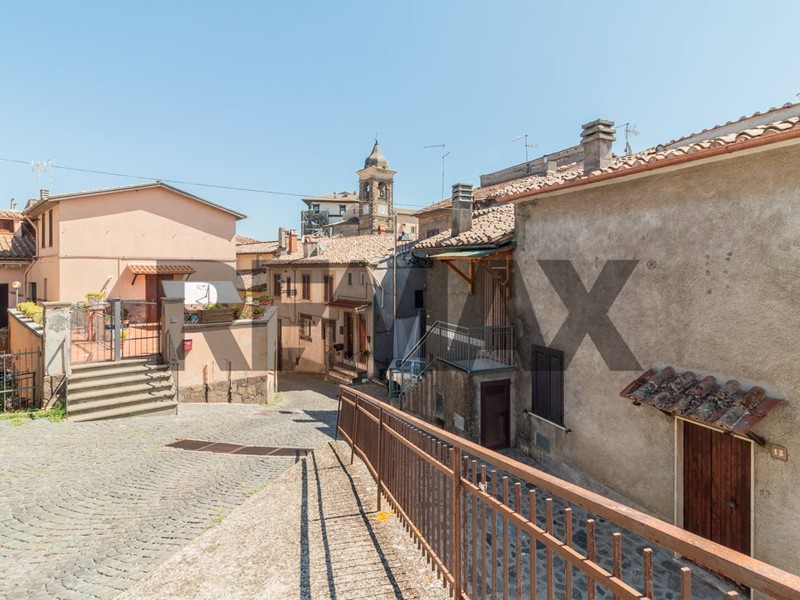 Trilocale in Vendita a Gradoli, 45'000&euro;, 65 m²