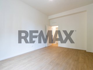 Trilocale in Vendita a Milano, 297'000&euro;, 76 m²