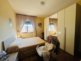 Trilocale in Vendita a Napoli, 180'000&euro;, 75 m²