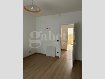 Quadrilocale in Vendita a Biella, 65'000&euro;, 90 m²