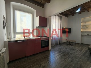 Trilocale in Vendita a La Spezia, zona Centro, 125'000&euro;, 55 m²