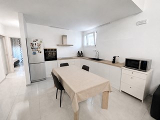 Trilocale in Vendita a Lonigo, 250'000&euro;, 100 m², con Box