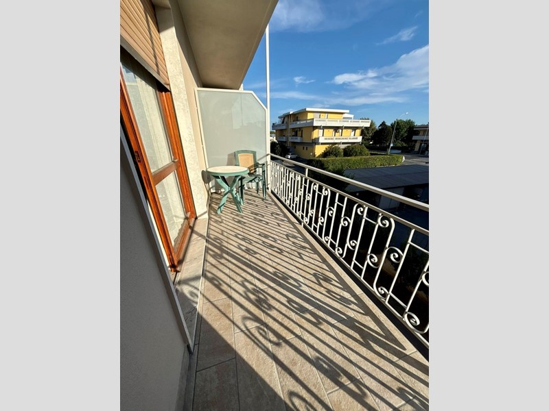 Appartamento in Vendita a Carrara, zona Marina di Carrara, 220'000&euro;, 112 m², arredato