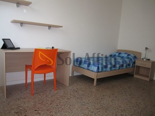 Quadrilocale in Affitto a Pavia, zona CittÃ  Giardino, 900&euro;, 75 m², arredato