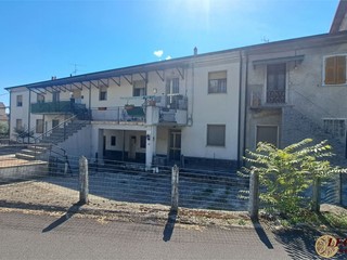 Appartamento in Vendita a Filattiera, 65'000&euro;, 130 m²