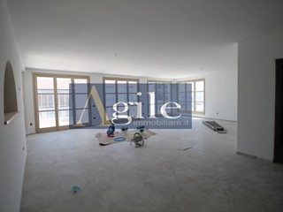 Appartamento in Vendita a Martinsicuro, 325'000&euro;, 196 m²