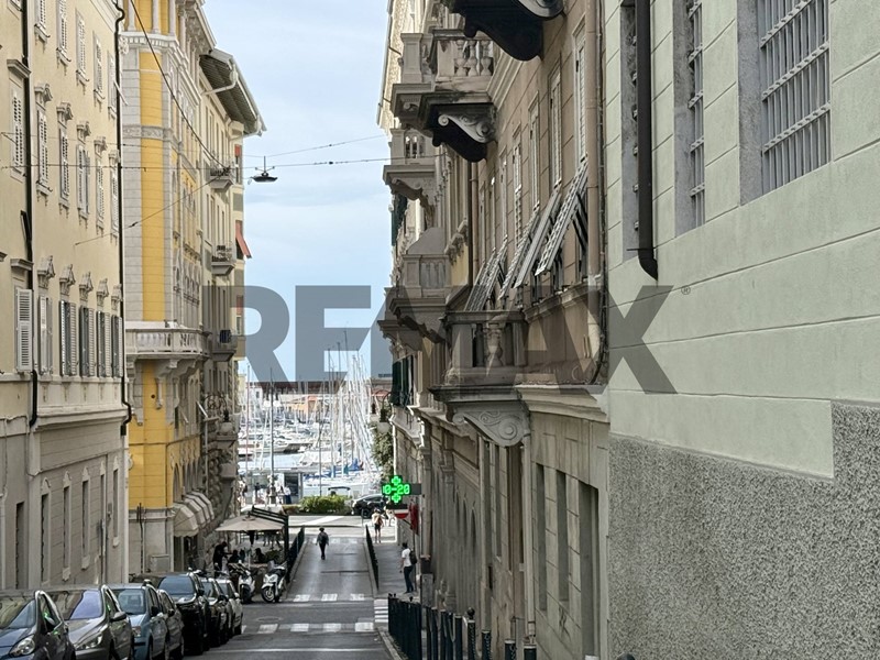 Quadrilocale in Affitto a Trieste, 1'590&euro;, 119 m²