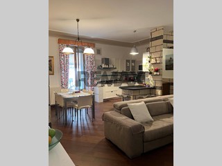 Appartamento in Vendita a Caltagirone, 128'000&euro;, 140 m²