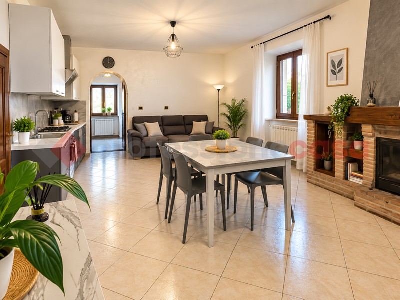 Trilocale in Vendita a Carpineto Romano, 120'000&euro;, 106 m², arredato, con Box