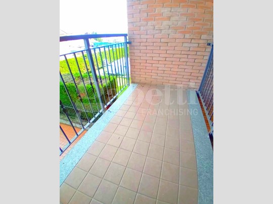 Bilocale in Vendita a Moncalieri, 140'000&euro;, 80 m², con Box