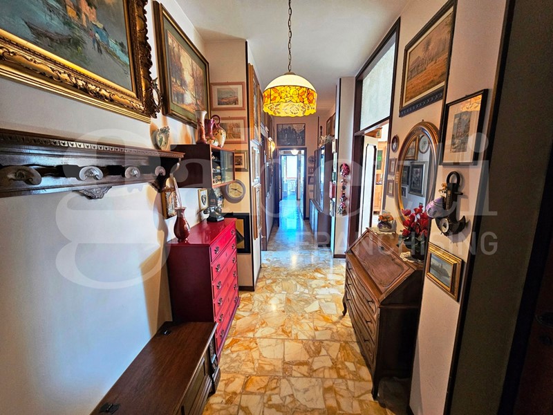 Quadrilocale in Vendita a Brescia, 285'000&euro;, 151 m², con Box