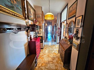 Quadrilocale in Vendita a Brescia, 285'000&euro;, 151 m², con Box