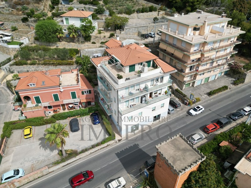 Trilocale in Vendita a Bordighera, 130'000&euro;, 74 m²