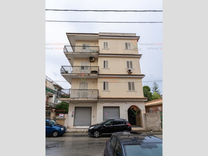 Trilocale in Vendita a Siracusa, zona PANAGIA, 78'000&euro;, 74 m²