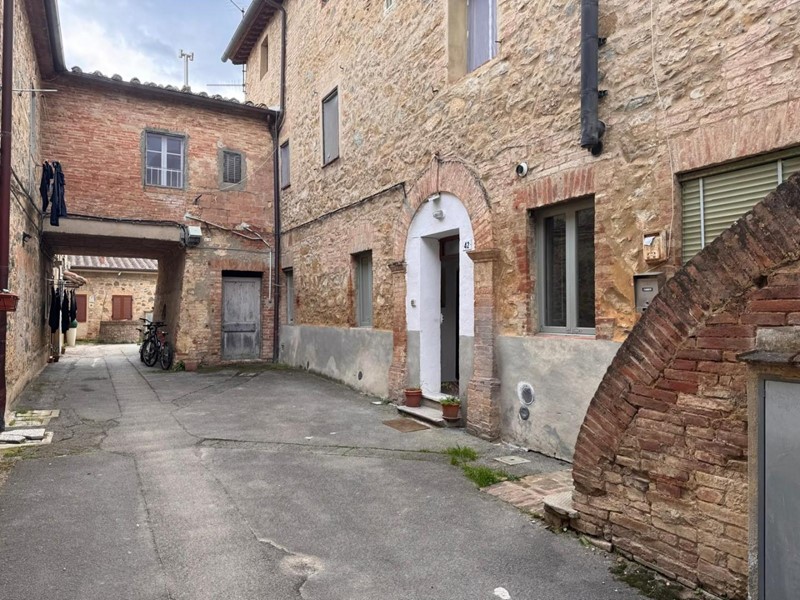 Bilocale in Vendita a Siena, zona Le Scotte, 150'000&euro;, 53 m²
