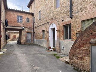 Bilocale in Vendita a Siena, zona Le Scotte, 150'000&euro;, 53 m²