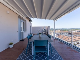 Attico in Vendita a Empoli, 320'000&euro;, 81 m², arredato, con Box