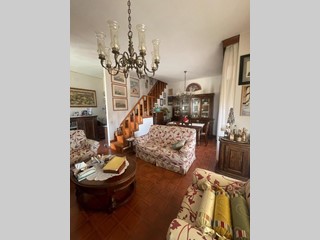 Appartamento in Vendita a Siena, 260'000&euro;, 113 m², arredato, con Box