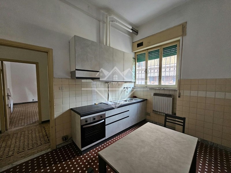 Trilocale in Vendita a Carrara, zona Avenza, 110'000&euro;, 64 m²