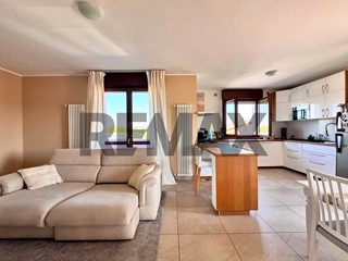 Quadrilocale in Vendita a Rimini, 209'000&euro;, 118 m²
