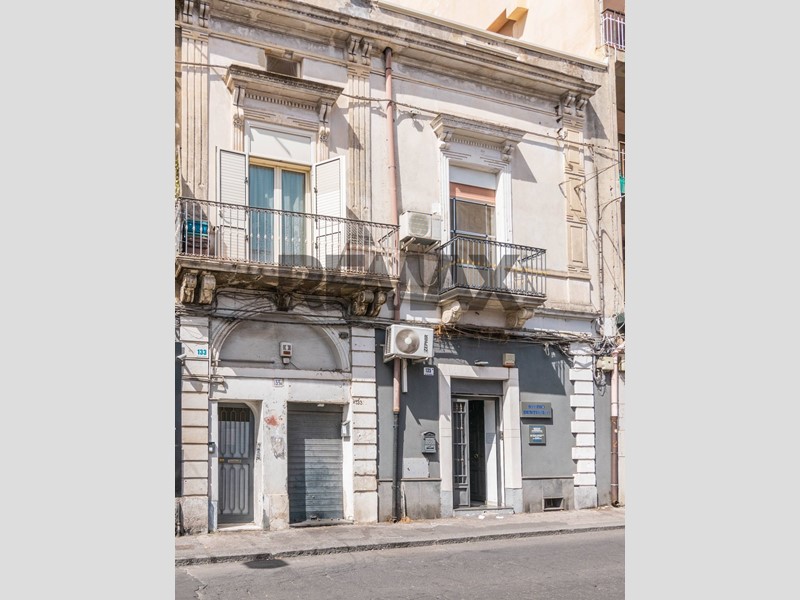 Trilocale in Vendita a Catania, 85'000&euro;, 86 m²