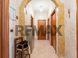 Trilocale in Vendita a Catania, 65'000&euro;, 87 m²
