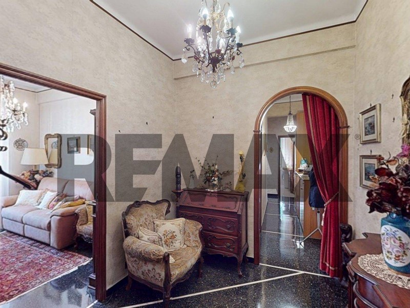 Quadrilocale in Vendita a Genova, 109'000&euro;, 77 m²