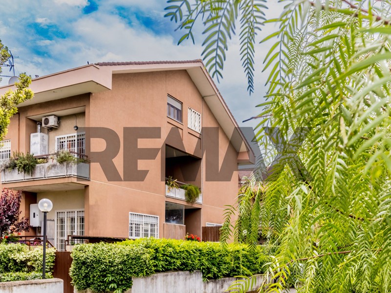 Bilocale in Vendita a Roma, 189'000&euro;, 75 m²