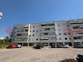 Trilocale in Vendita a Bari, 255'000&euro;, 91 m², con Box