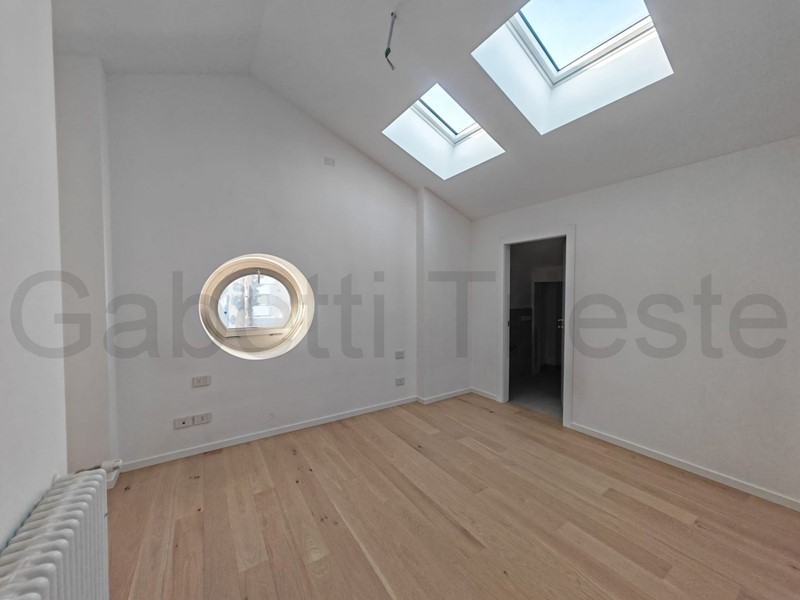 Appartamento in Vendita a Trieste, 210'000&euro;, 55 m²