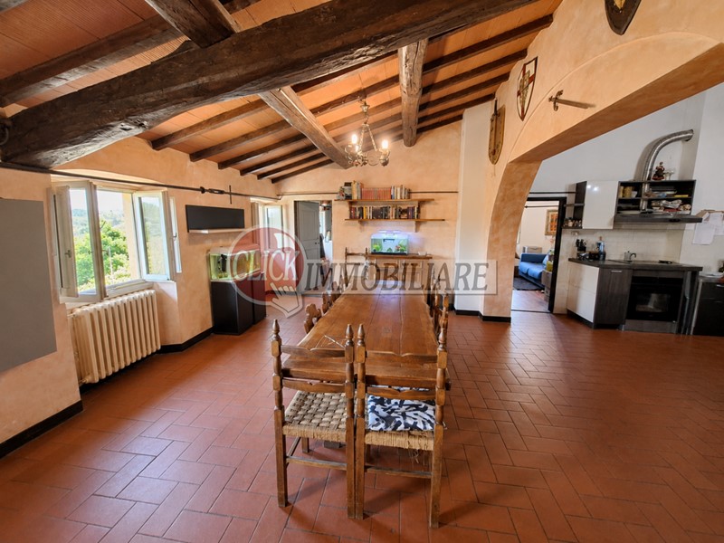 Appartamento in Vendita a Borgo San Lorenzo, 150'000&euro;, 140 m²