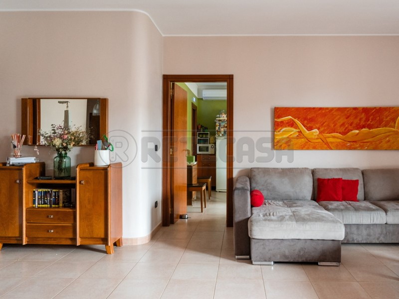 Appartamento in Vendita a Altamura, zona VIA MATERA, 298'000&euro;, 168 m², con Box
