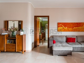 Appartamento in Vendita a Altamura, zona VIA MATERA, 298'000&euro;, 168 m², con Box