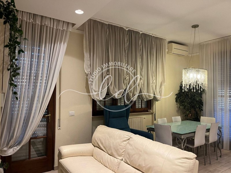 Trilocale in Affitto a Camaiore, zona Lido Di Camaiore, 950&euro;, 70 m², arredato