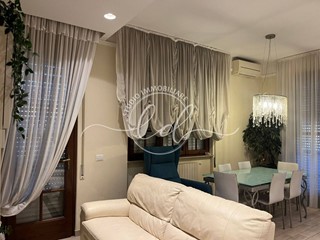 Trilocale in Affitto a Camaiore, zona Lido Di Camaiore, 950&euro;, 70 m², arredato