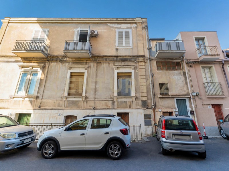Quadrilocale in Vendita a Catania, 180'000&euro;, 98 m²