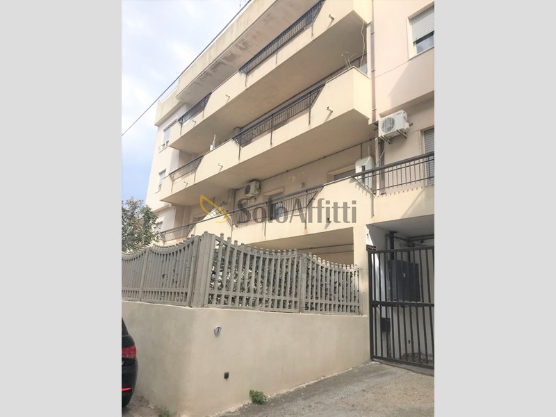 Trilocale in Affitto a Reggio Calabria, zona Pellaro, 375&euro;, 90 m², arredato
