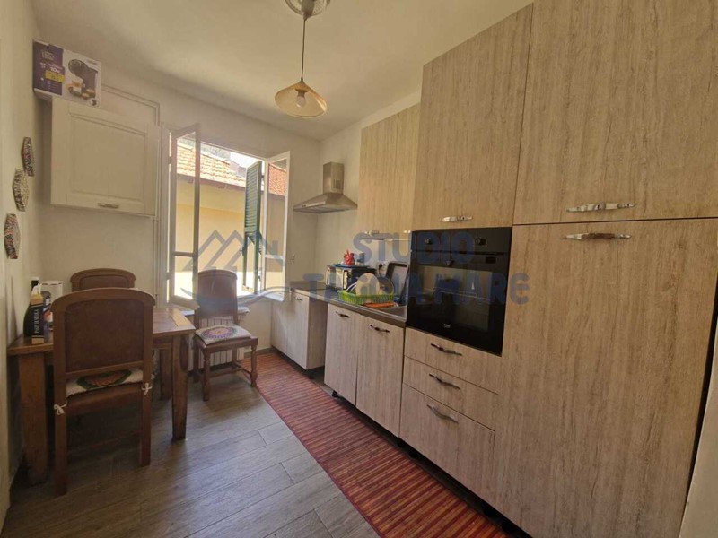 Quadrilocale in Vendita a Badalucco, 95'000&euro;, 60 m²
