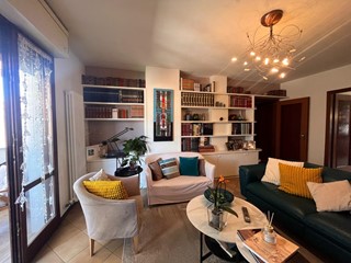 Attico in Vendita a Seravezza, zona Querceta, 390'000&euro;, 90 m², arredato