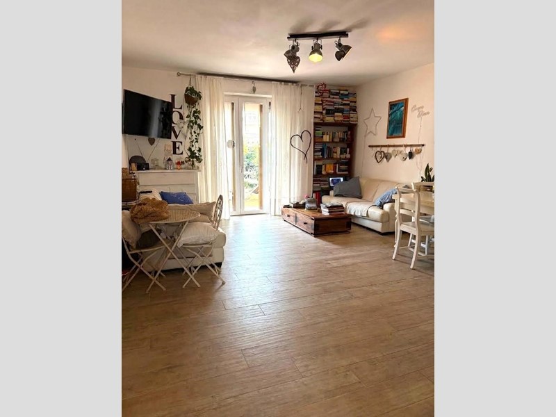Trilocale in Vendita a Massa, zona Marina di Massa, 280'000&euro;, 75 m², con Box