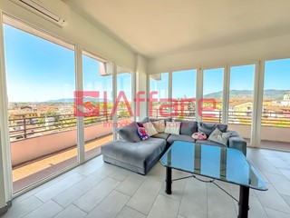 Appartamento in Vendita a Montecatini Terme, 320'000&euro;, 163 m²