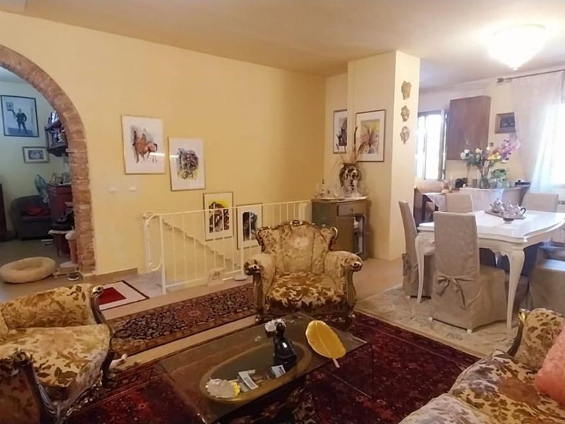Appartamento in Vendita a Cascina, zona Latignano, 220'000&euro;, 122 m²