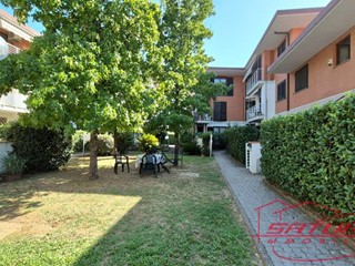 Appartamento in Vendita a Lucca, zona Saltocchio, 210'000&euro;, 105 m², con Box