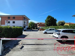 Appartamento in Vendita a Lucca, zona Saltocchio, 210'000&euro;, 105 m², con Box