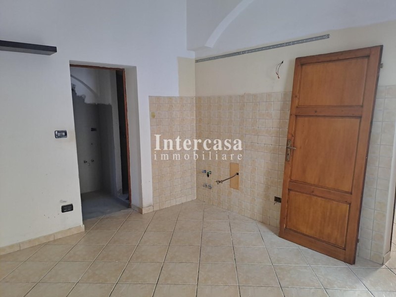 Bilocale in Vendita a Vicopisano, zona Uliveto Terme, 68'000&euro;, 43 m²