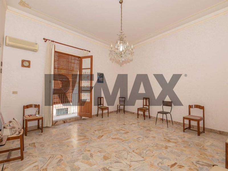 Appartamento in Vendita a Lentini, 70'000&euro;, 190 m²