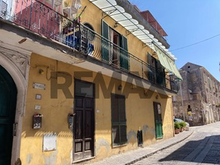 Quadrilocale in Vendita a Sant'Anastasia, 249'000&euro;, 179 m²