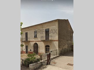 Appartamento in Vendita a Ceppaloni, 63'000&euro;, 250 m²